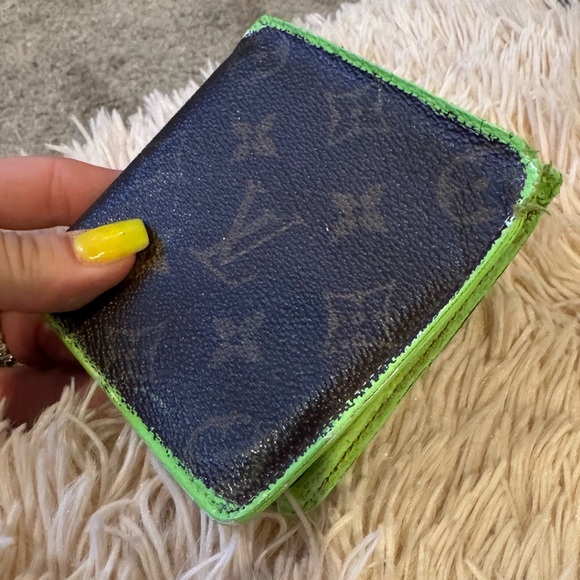 Hand painted LV wallets. 2 separate - Picture 15 of 16